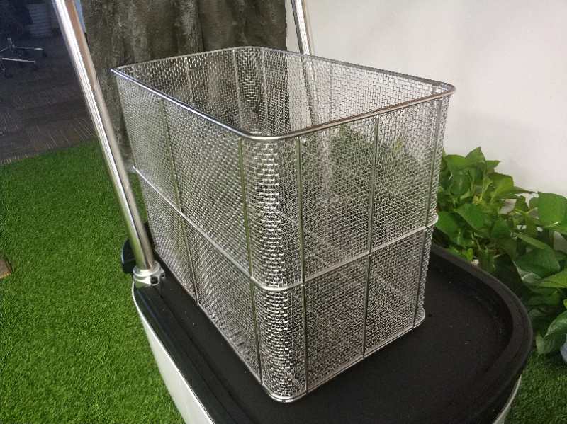 Intelligent Robot Wire Mesh Basket Delivery